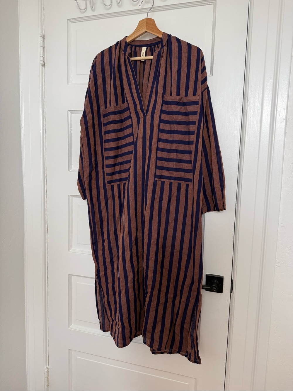 Two Moroccan Graphic Pocket Caftan Dress - Picture 4 of 7